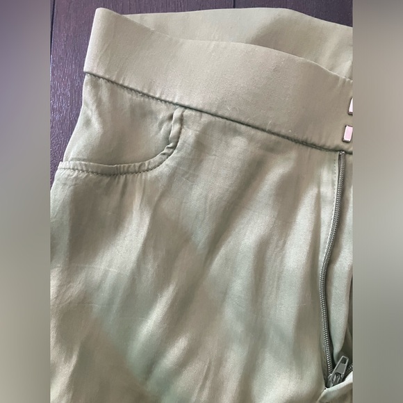Elegant Green Women's Pants - Picture 5 of 8